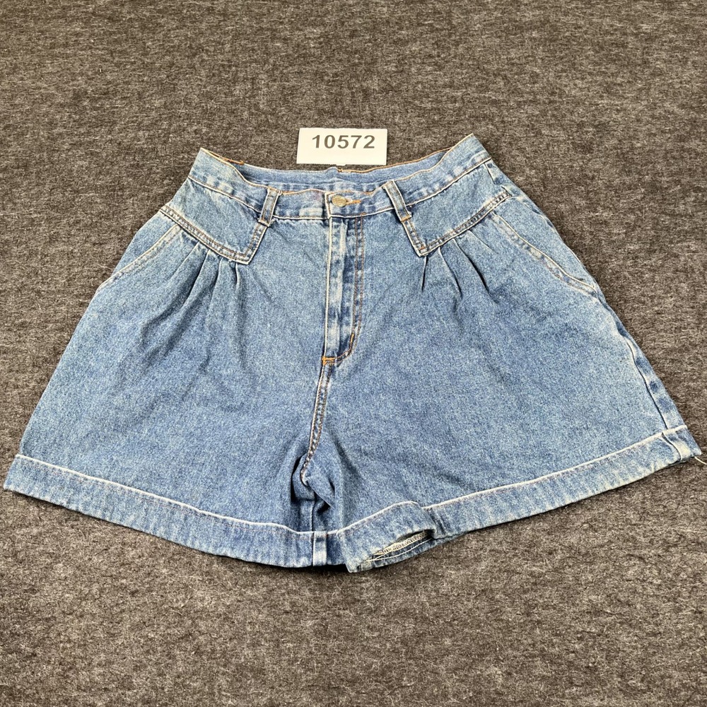 Vintage EnChante Denim Shorts Womens 13 Blue  Light Wash Pleated Made in USA
